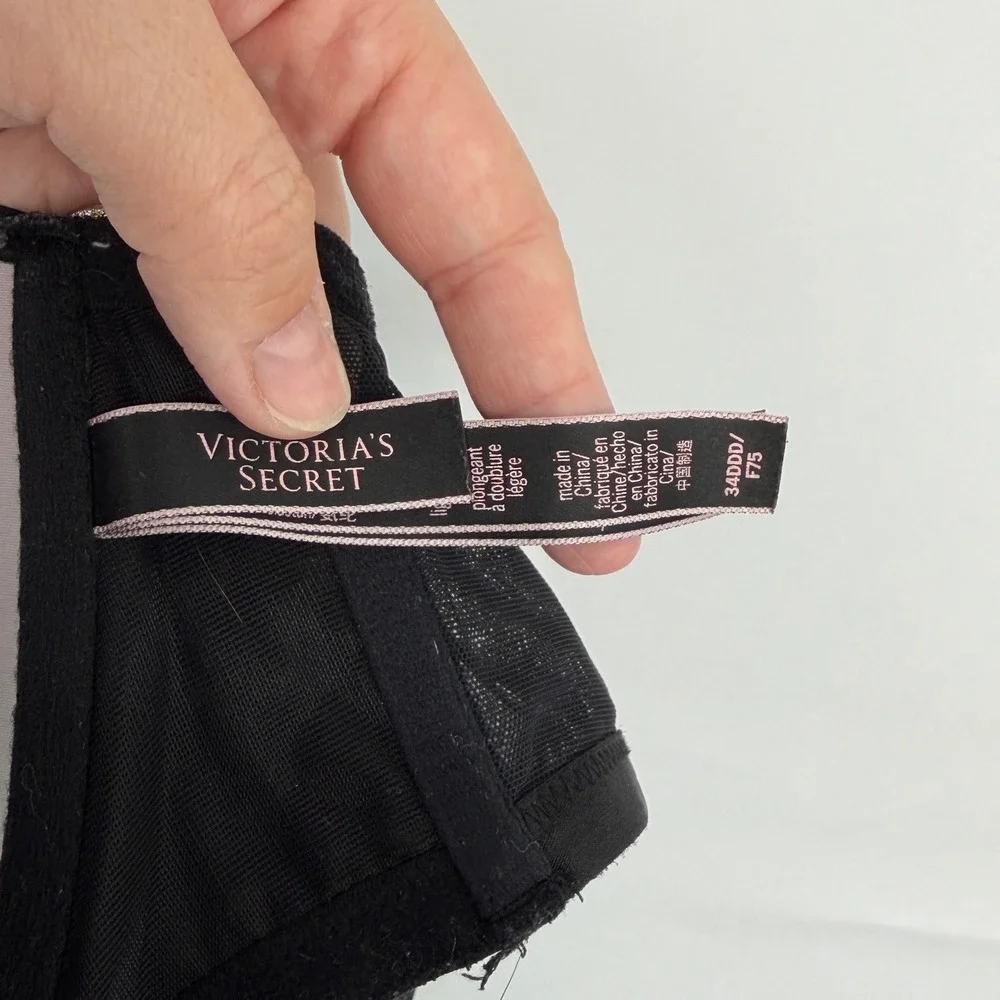 Victoria's Secret Very Sexy‎ Lightly Lined Plunge Front Close Bra Black 34DDD
